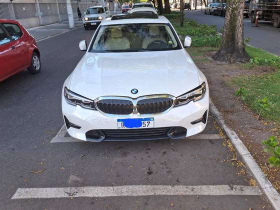 BMW 320i 2.0 16V TURBO GASOLINA SPORT GP AUTOMÁTICO BMW 320i 2.0 16V TURBO GASOLINA SPORT GP AUTOMÁTICO